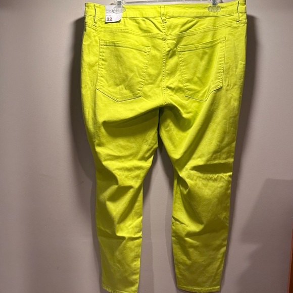 Lane Bryant Plus Size Curvy Fit Sateen Skinny Pants in Neon Yellow/Lime Green 22 - Picture 9 of 15